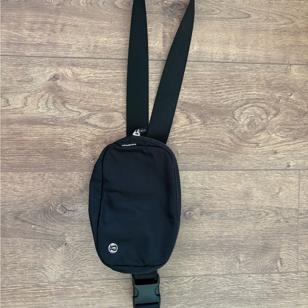 Lululemon Everywhere Belt Bag 1L